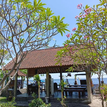 Beach Side Amed Delem Family Ambat Bagian luar foto
