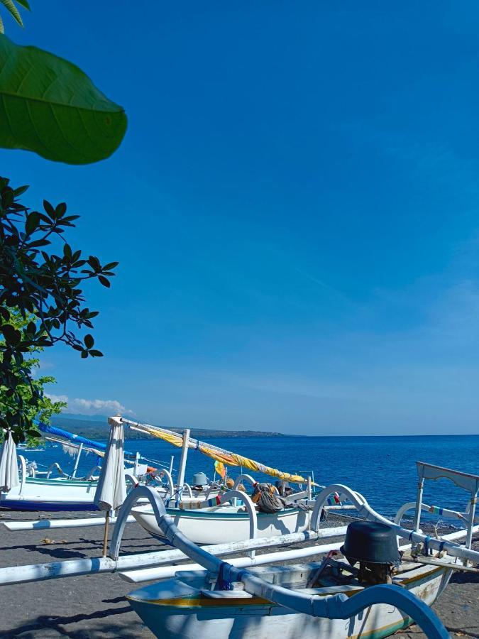 Beach Side Amed Delem Family Ambat Bagian luar foto